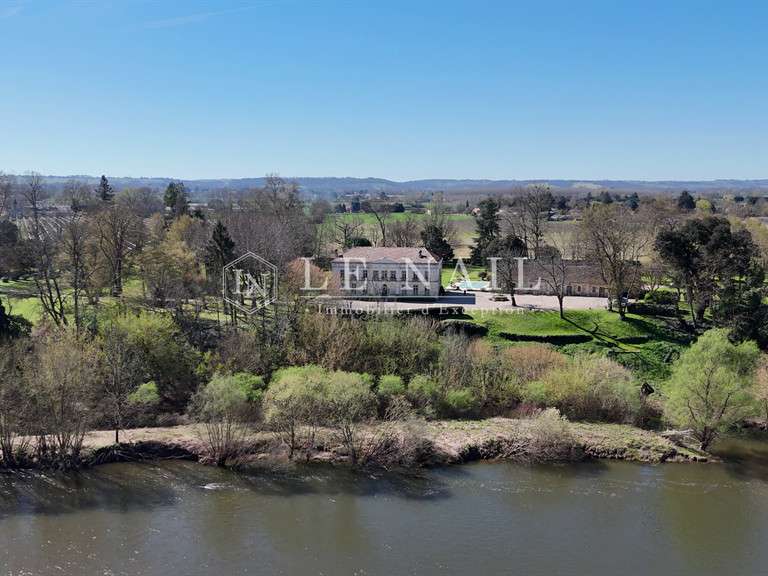 Castle Bergerac - 11 bedrooms - 700m²