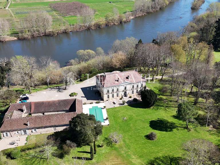 Castle Bergerac - 11 bedrooms - 700m²