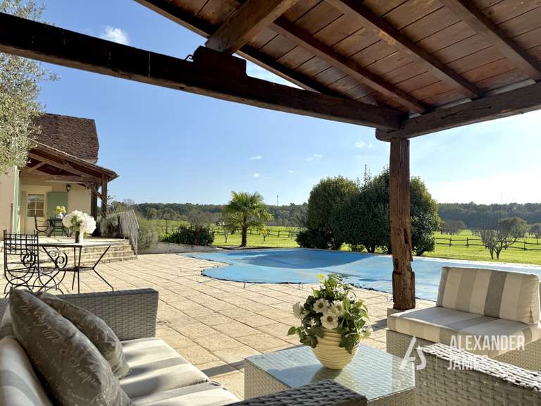 Maison Bergerac - 3 chambres - 211m²