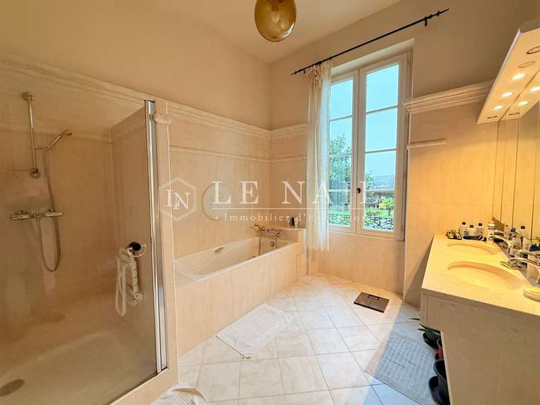 Maison Bergerac - 3 chambres - 515m²