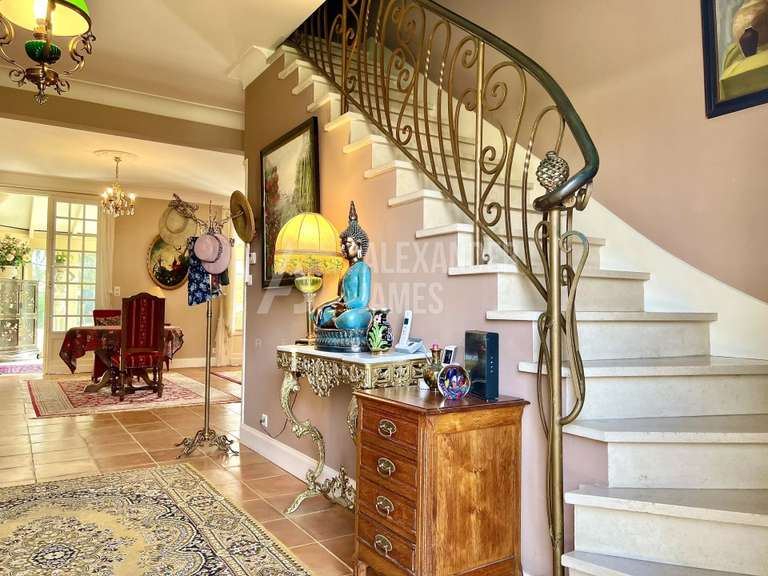 Maison Bergerac - 4 chambres - 205m²