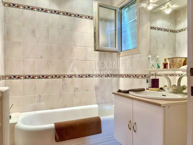 Maison Bergerac - 4 chambres - 205m²