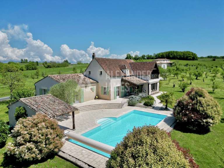 Maison Bergerac - 3 chambres - 211m²