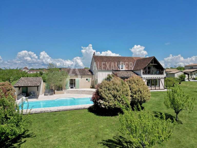 Maison Bergerac - 3 chambres - 211m²