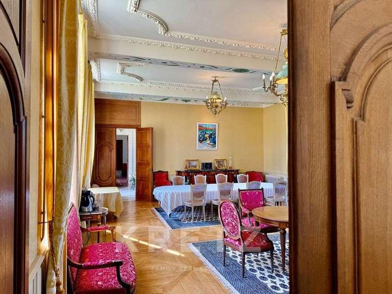 Castle Bernières-sur-Mer - 10 bedrooms - 560m²
