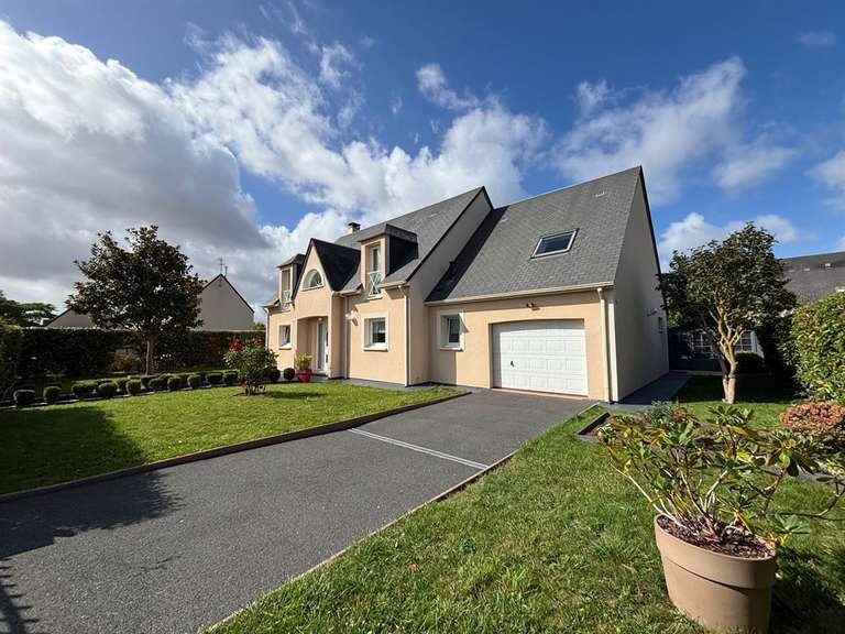 House Bernières-sur-Mer - 5 bedrooms - 169m²