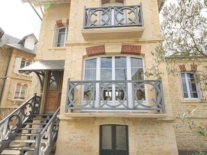 House Bernières-sur-Mer - 4 bedrooms - 196m²