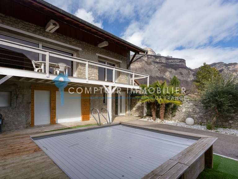 Maison Bernin - 5 chambres - 288m²