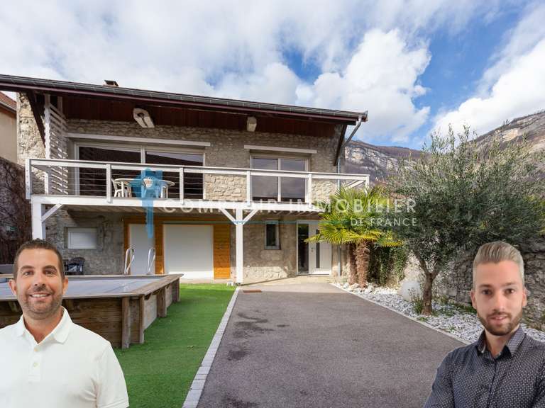 Maison Bernin - 5 chambres - 288m²