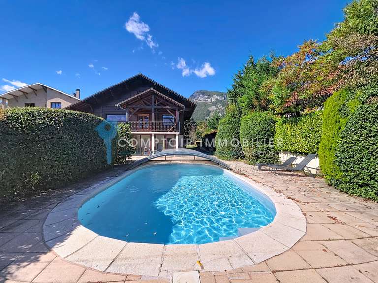 Maison Bernin - 5 chambres - 180m²