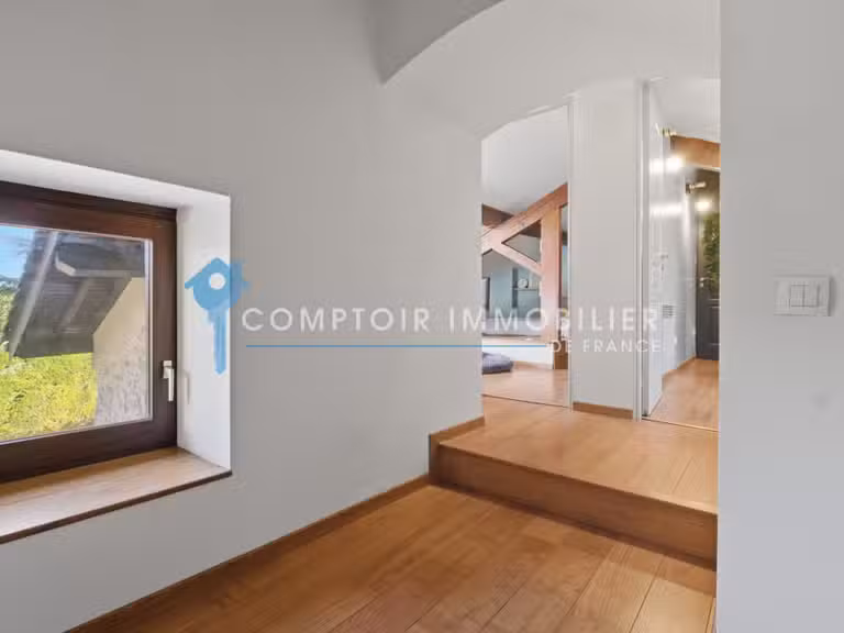 Maison Bernin - 5 chambres - 258m²