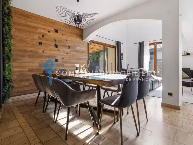 Maison Bernin - 5 chambres - 258m²