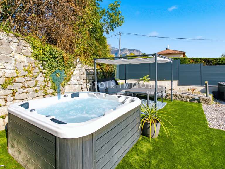Maison Bernin - 5 chambres - 258m²