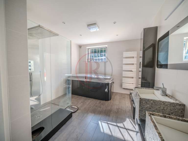 House Besançon - 10 bedrooms - 500m²