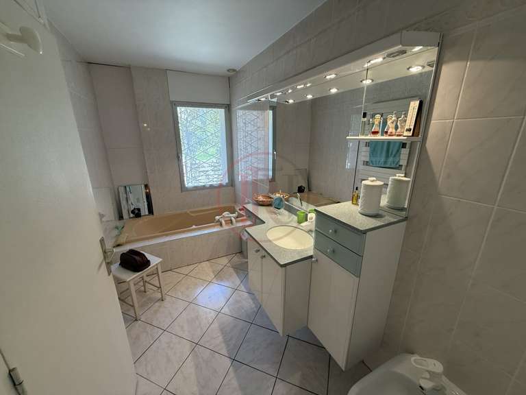 Maison Besançon - 5 chambres - 226m²