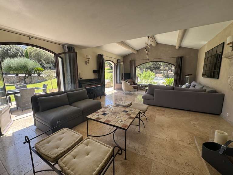 Unusual property Besse-sur-Issole - 5 bedrooms - 238m²