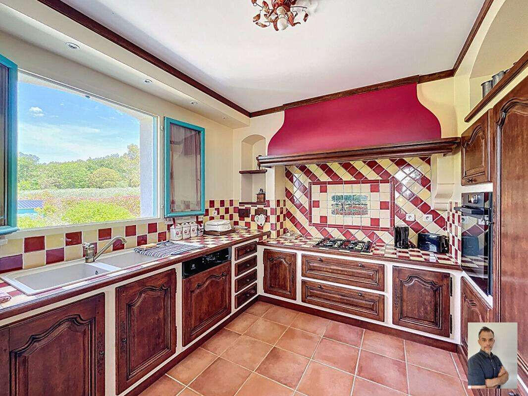House Besse-sur-Issole