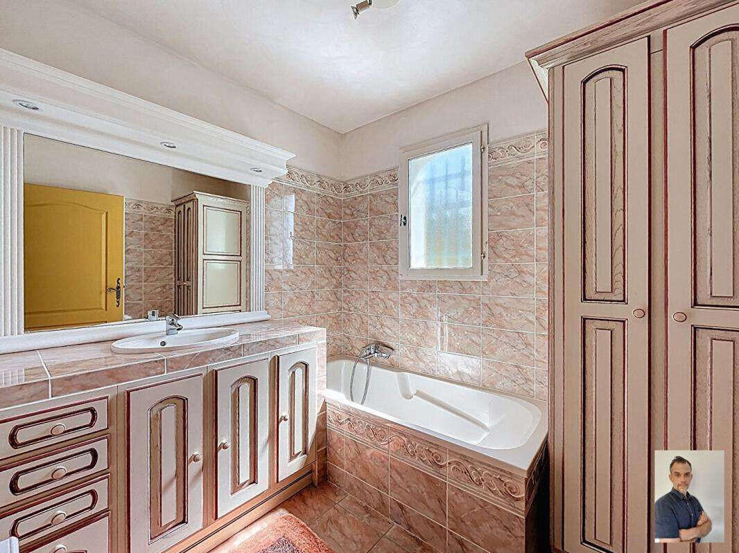 House Besse-sur-Issole