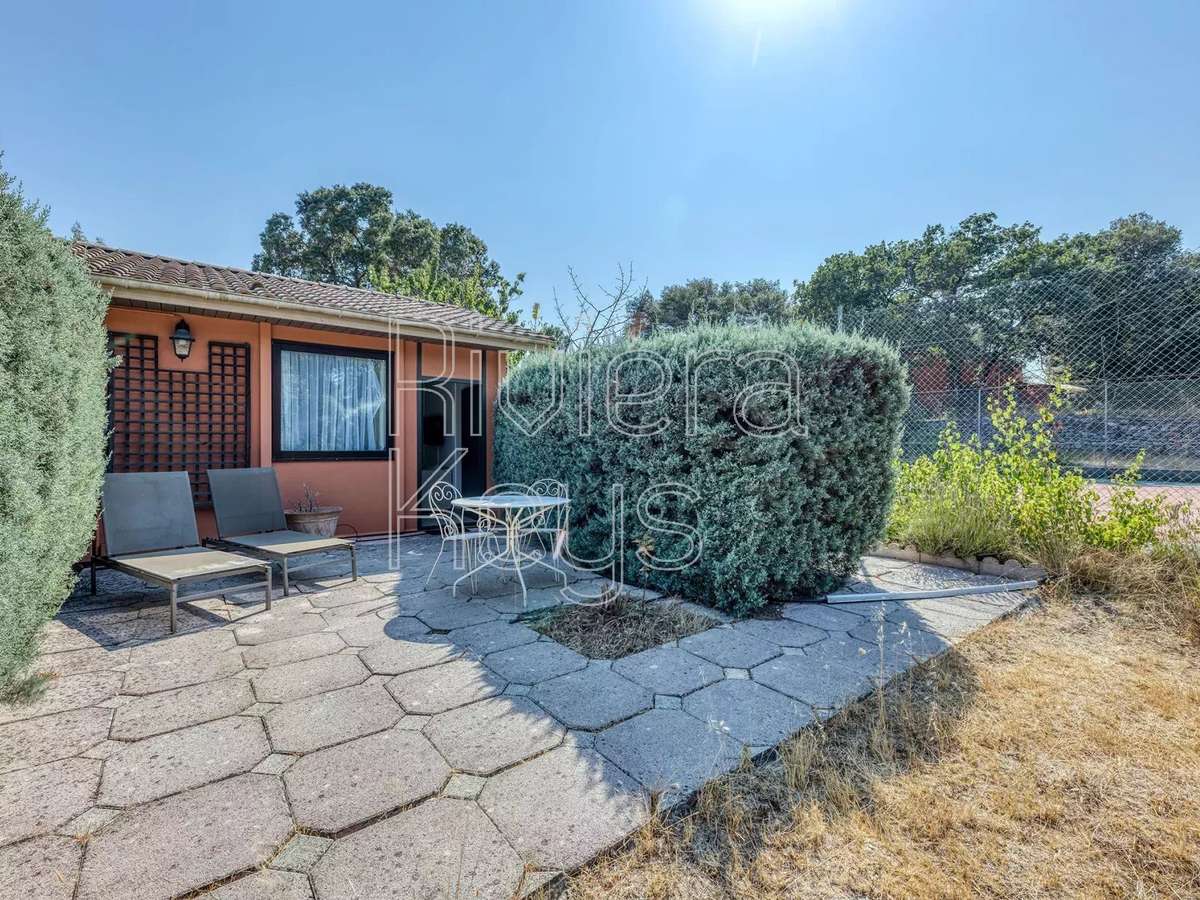 House Besse-sur-Issole