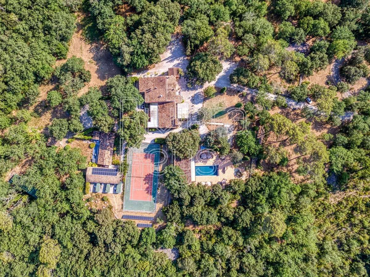 House Besse-sur-Issole