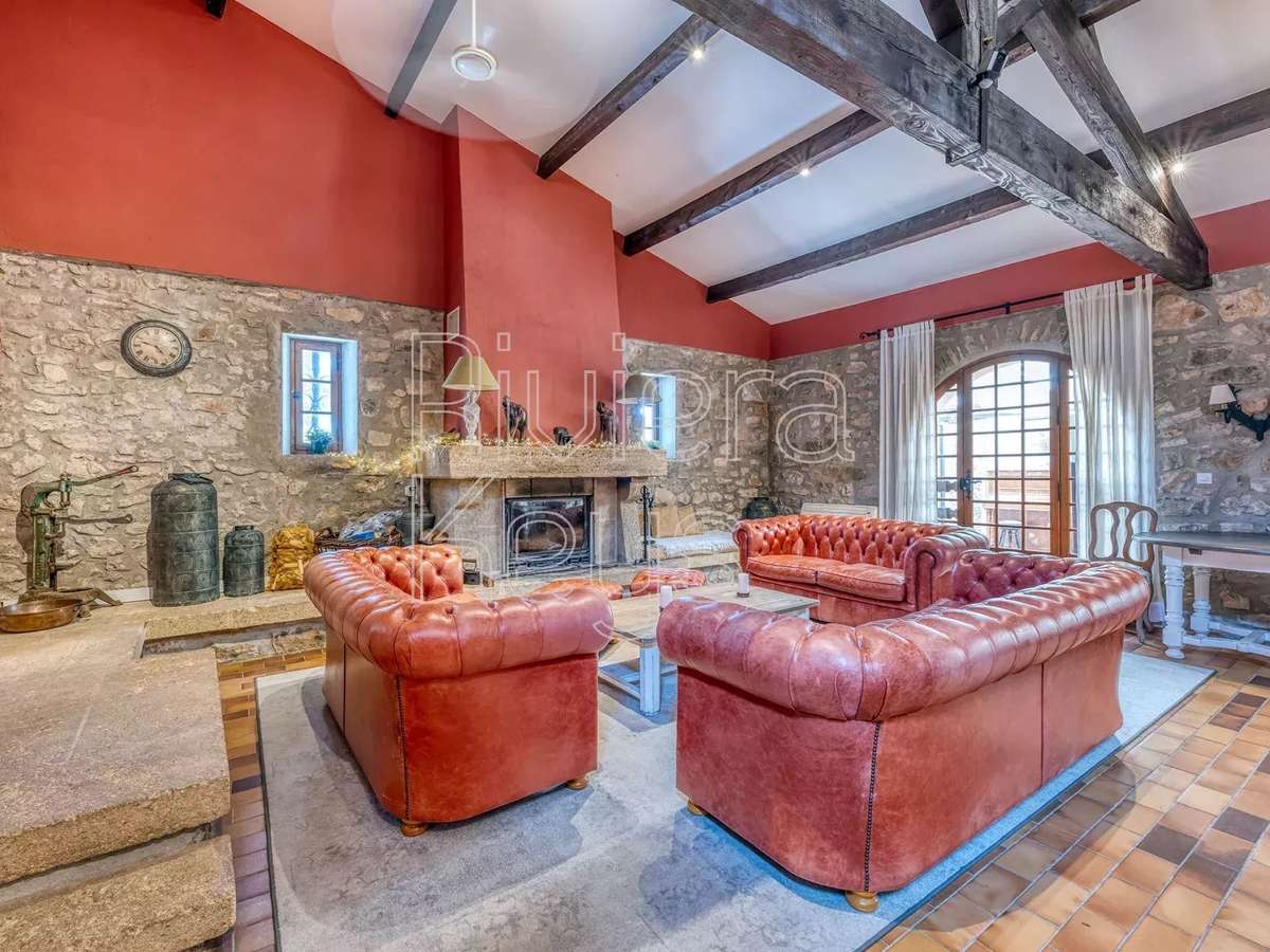 House Besse-sur-Issole