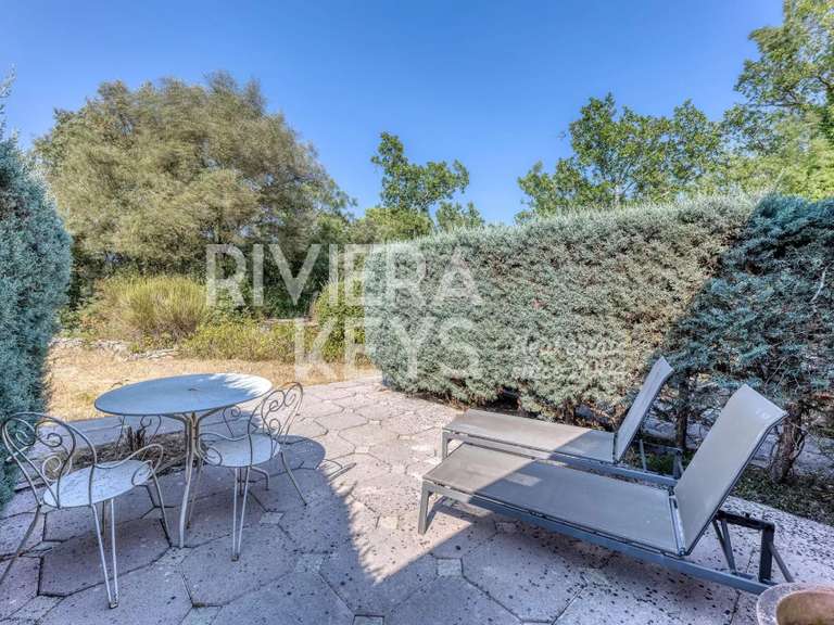 Maison Besse-sur-Issole - 10 chambres - 870m²