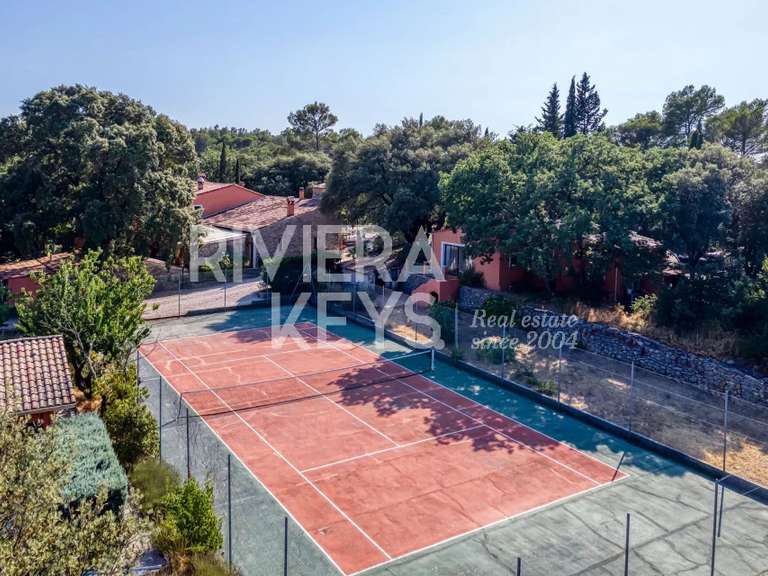 Maison Besse-sur-Issole - 10 chambres - 870m²