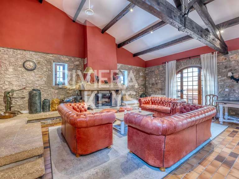 Maison Besse-sur-Issole - 10 chambres - 870m²