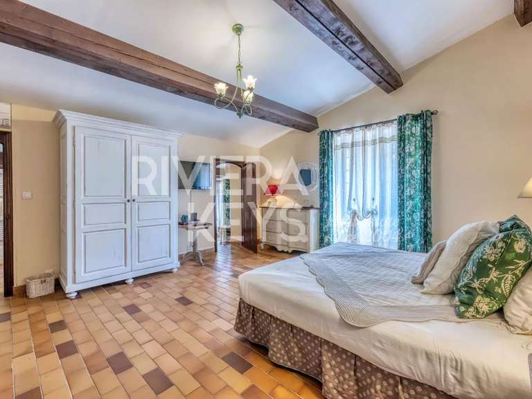 Maison Besse-sur-Issole - 10 chambres - 870m²