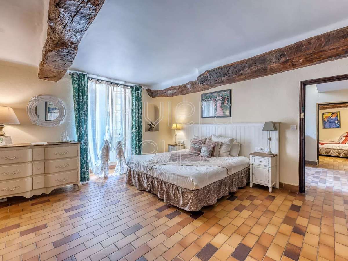 House Besse-sur-Issole