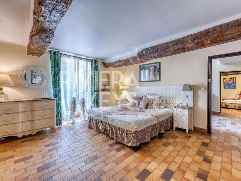 Maison Besse-sur-Issole - 10 chambres - 870m²