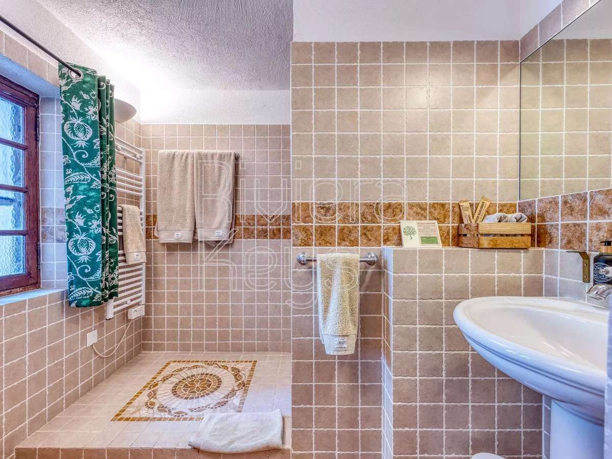 House Besse-sur-Issole