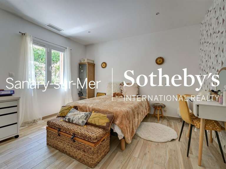 Maison Besse-sur-Issole - 6 chambres - 312m²