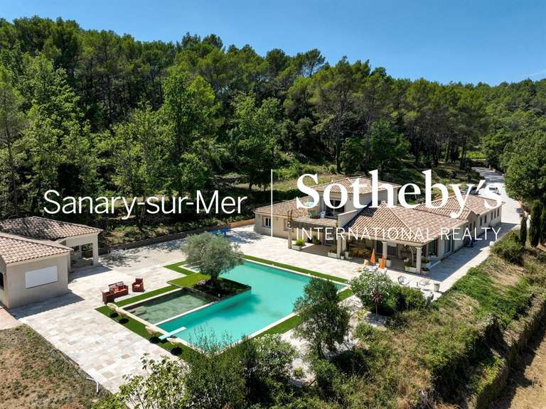 Maison Besse-sur-Issole - 6 chambres - 312m²
