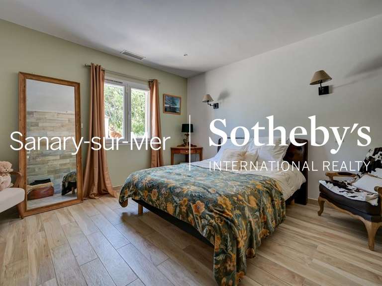 Maison Besse-sur-Issole - 6 chambres - 312m²