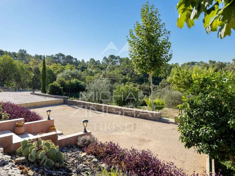 Maison Besse-sur-Issole - 4 chambres - 210m²