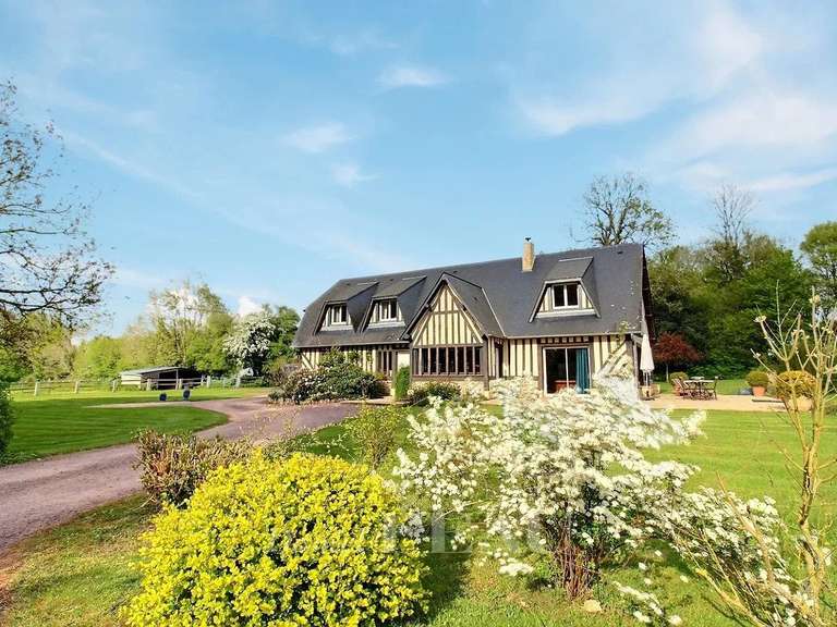 Maison Beuzeville - 5 chambres - 200m²