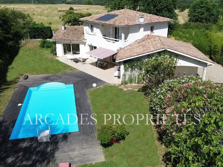 Maison Beychac-et-Caillau - 5 chambres - 172m²