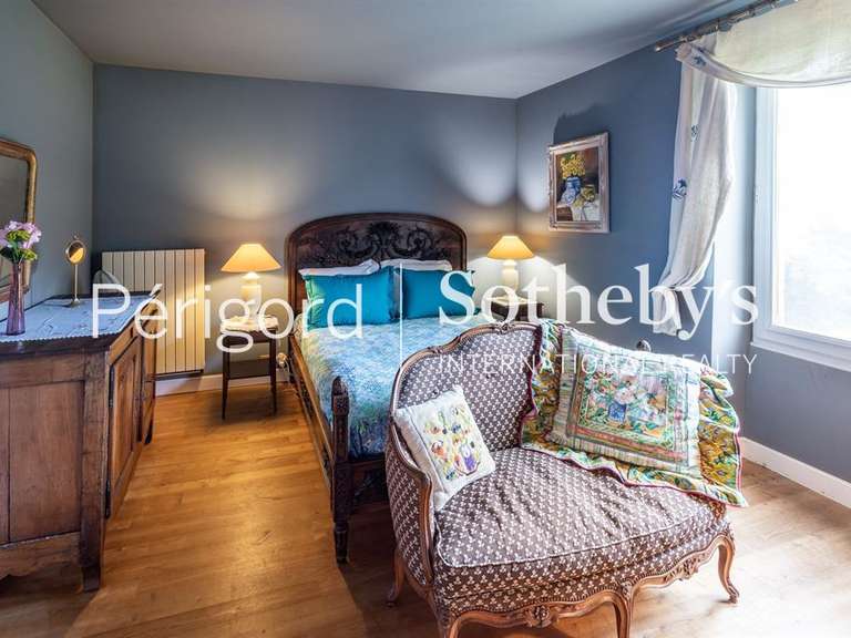 Maison Beynac-et-Cazenac - 7 chambres - 365m²