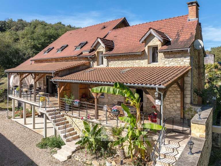Maison Beynac-et-Cazenac - 10 chambres - 600m²