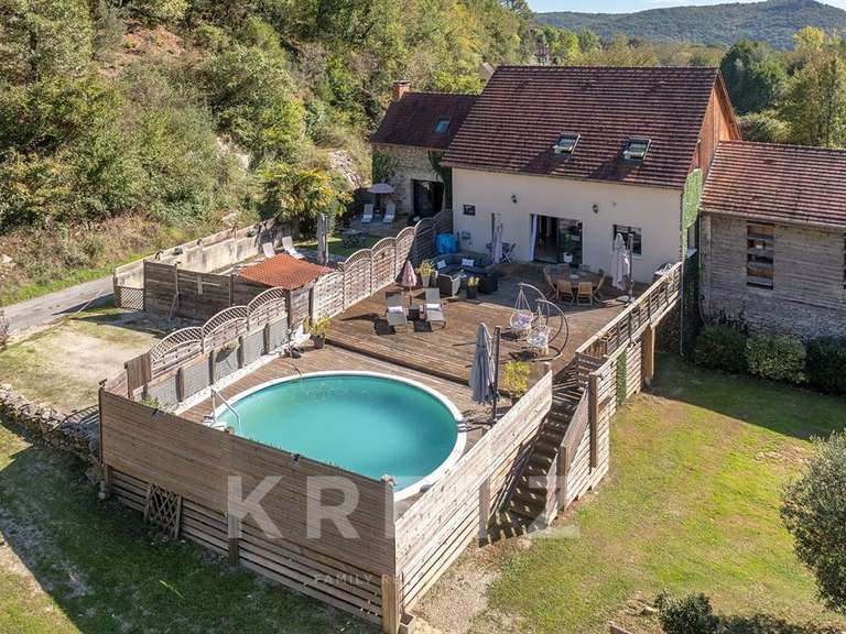 Maison Beynac-et-Cazenac - 10 chambres - 600m²