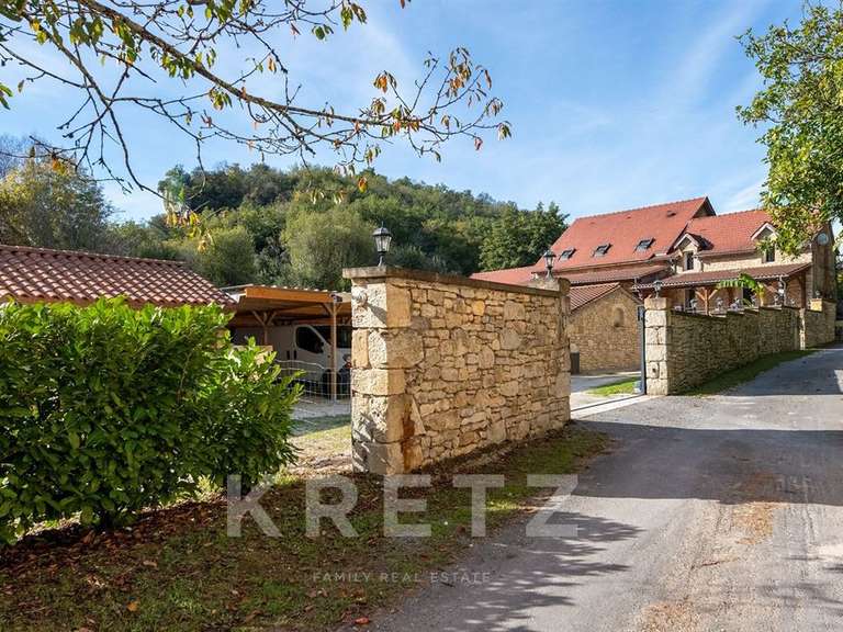 Maison Beynac-et-Cazenac - 10 chambres - 600m²