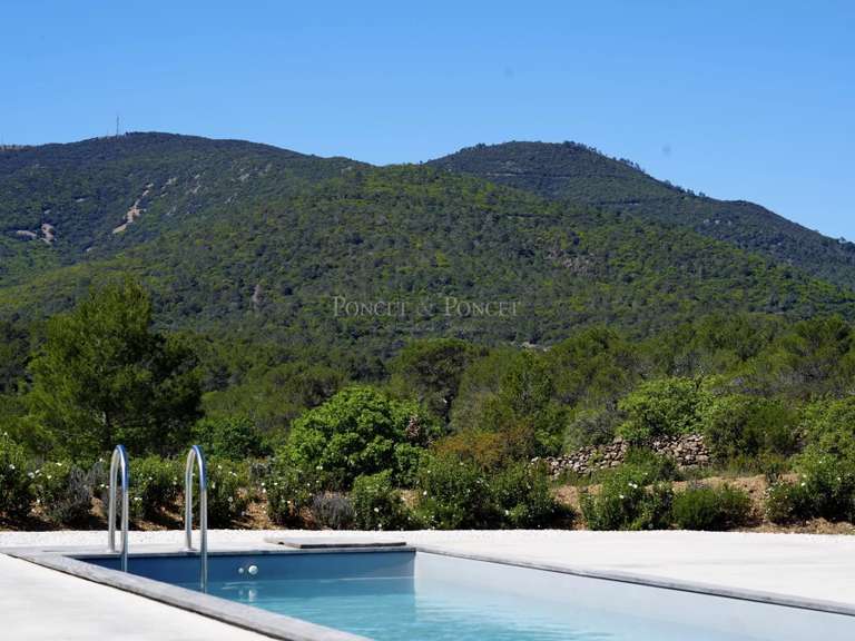 Vineyard Béziers - 880m²
