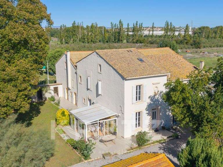 Domaine viticole Béziers - 9 chambres - 390m²