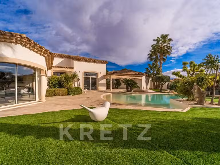 Maison Béziers - 3 chambres - 241m²