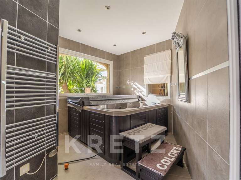 House Béziers - 3 bedrooms - 241m²