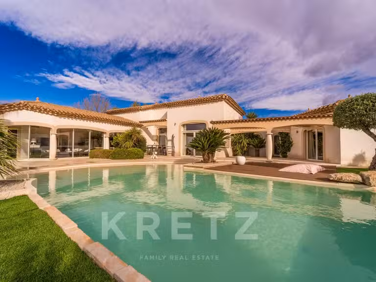 Maison Béziers - 3 chambres - 241m²