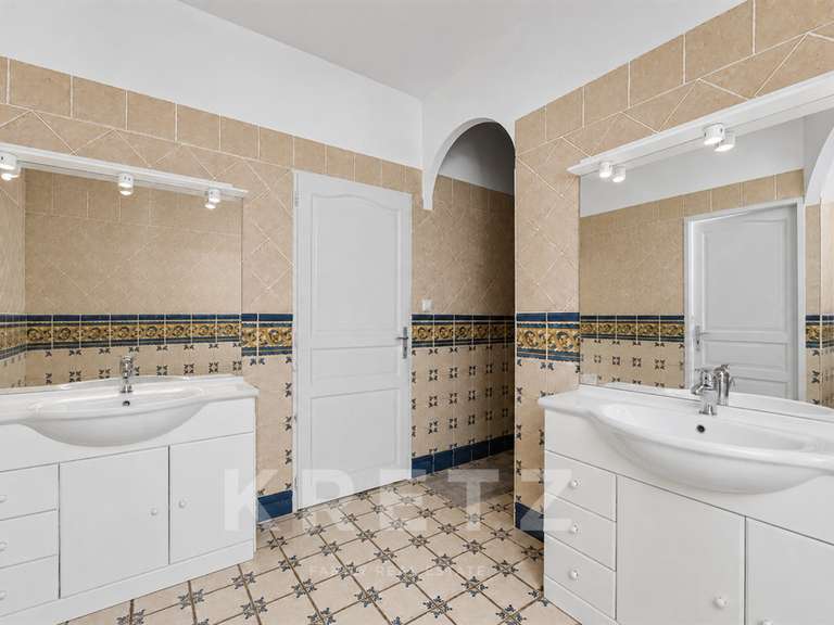House Béziers - 6 bedrooms - 265m²