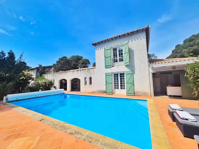 Maison Béziers - 5 chambres - 300m²