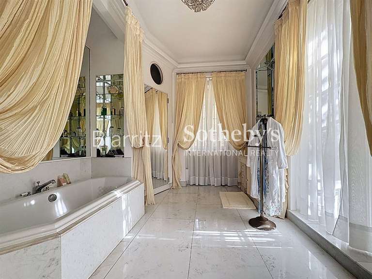 Apartment Biarritz - 2 bedrooms - 208m²